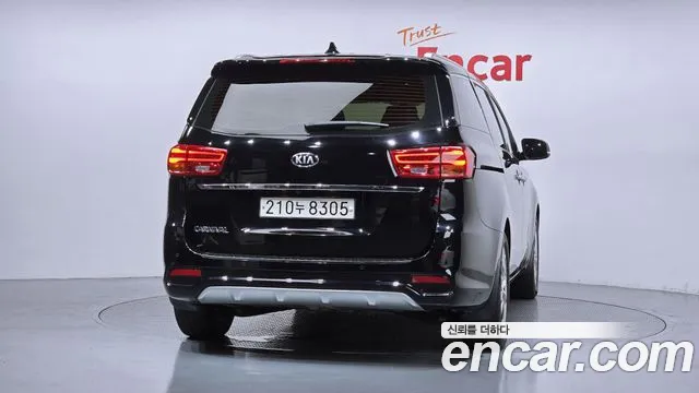 Kia Carnival 2020 thumb 4