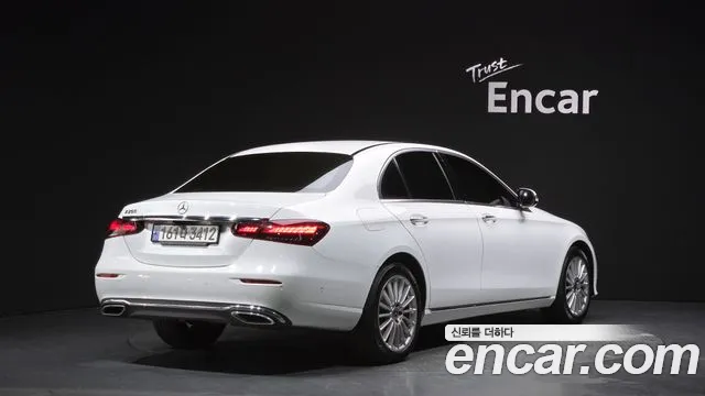 Mercedes-Benz E-Класс 2021 thumb 2