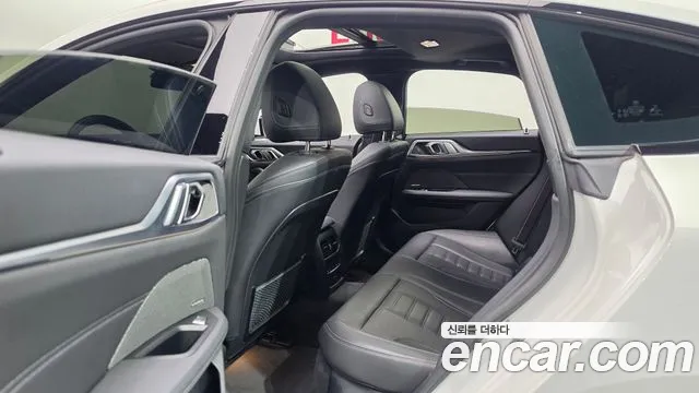 BMW i4 2022 thumb 11