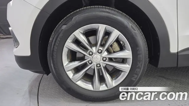 Hyundai Santa Fe 2017 thumb 5