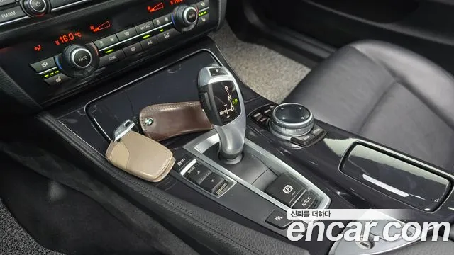 BMW 5-Series 2014 thumb 8