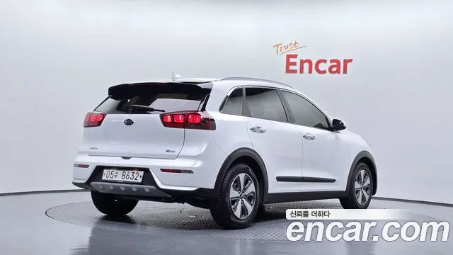 Kia Niro 2017 thumb 2