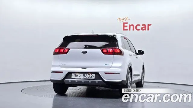 Kia Niro 2017 thumb 4