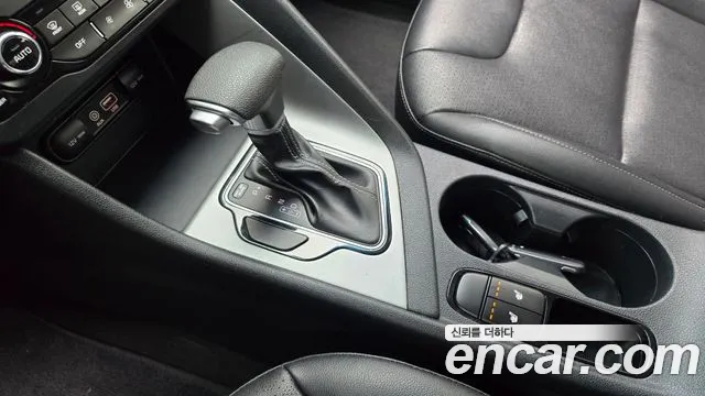 Kia Niro 2017 thumb 9