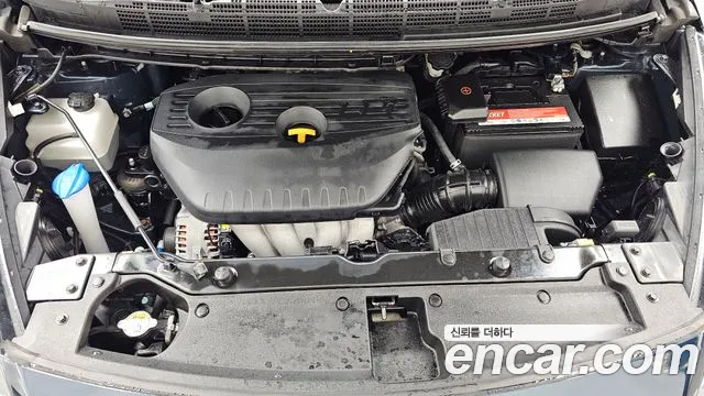 Kia Carens 2016 thumb 6