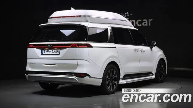 Kia Carnival 2021 thumb 2