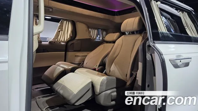 Kia Carnival 2021 thumb 11