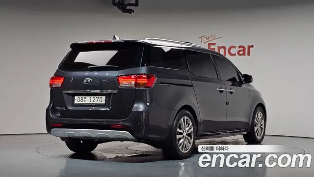 Kia Carnival 2015 thumb 2