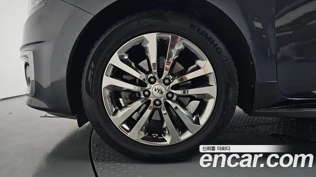 Kia Carnival 2015 thumb 5