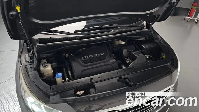 Kia Carnival 2015 thumb 6