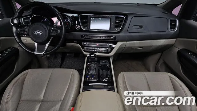 Kia Carnival 2015 thumb 7