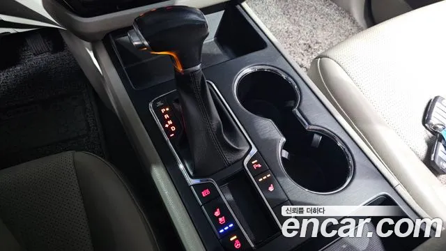 Kia Carnival 2018 thumb 9