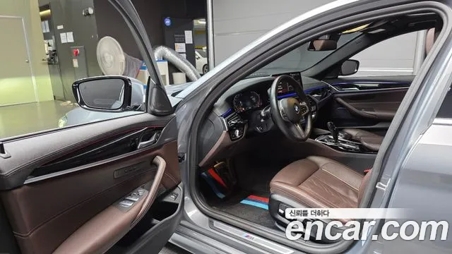 BMW 5 серии 2023 thumb 10