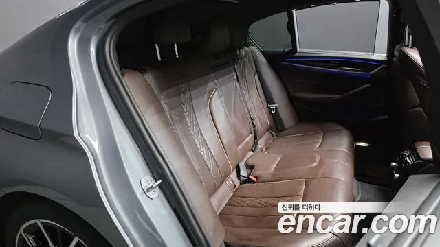 BMW 5 серии 2023 thumb 11