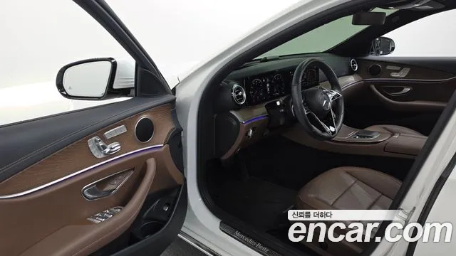 Mercedes-Benz E-Класс 2021 thumb 10
