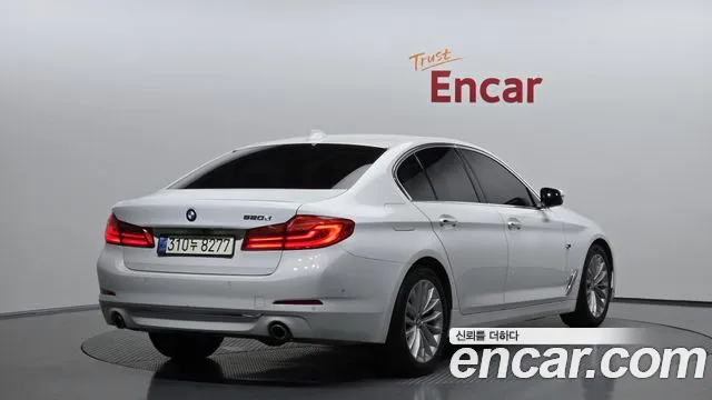 BMW 5-Series 2018 thumb 2