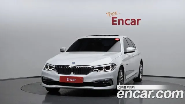 BMW 5-Series 2018 thumb 3
