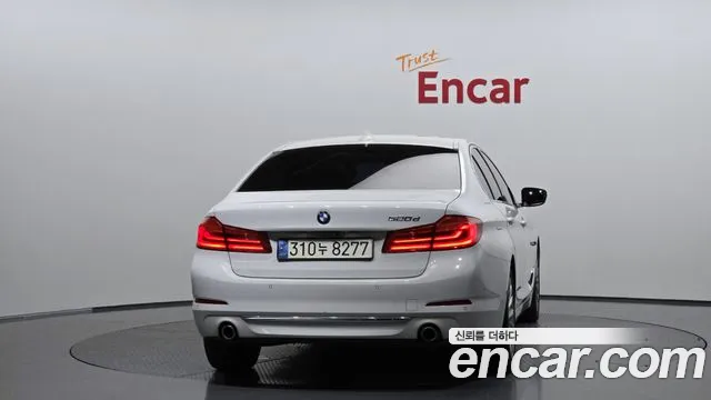 BMW 5-Series 2018 thumb 4