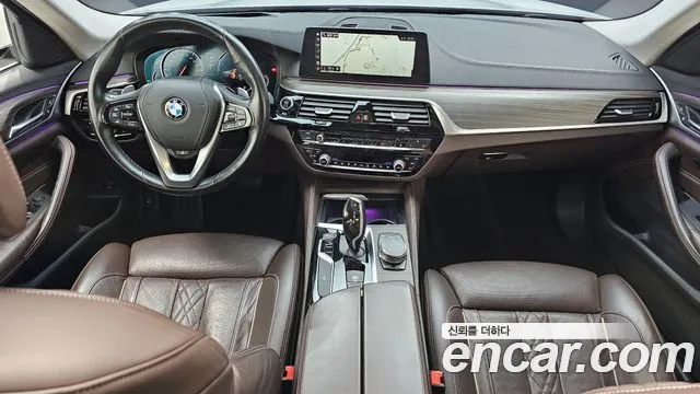 BMW 5-Series 2018 thumb 7