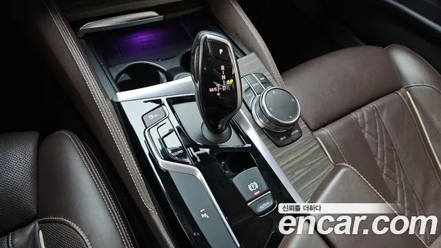BMW 5-Series 2018 thumb 9