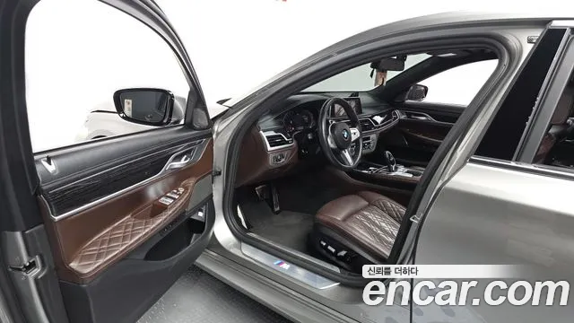 BMW 7-Series 2021 thumb 10
