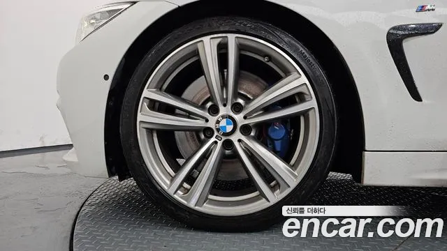 BMW 4-Series 2015 thumb 5