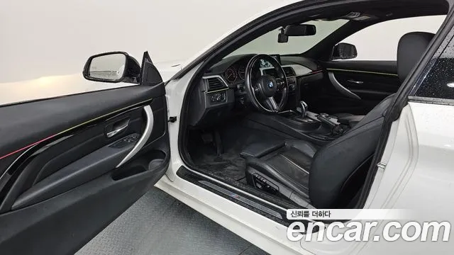 BMW 4-Series 2015 thumb 10