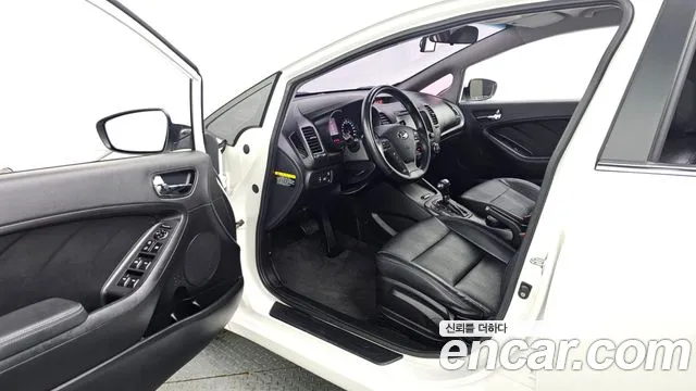 Kia K3 2015 thumb 10