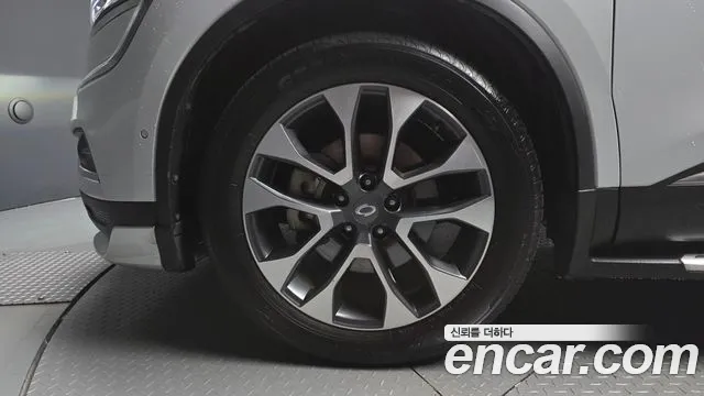 Renault-KoreaSamsung Koleos 2018 thumb 5