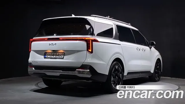 Kia Carnival 2024 thumb 2