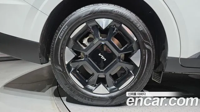 Kia Carnival 2024 thumb 5