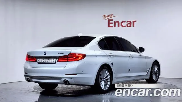 BMW 5 серии 2019 thumb 2