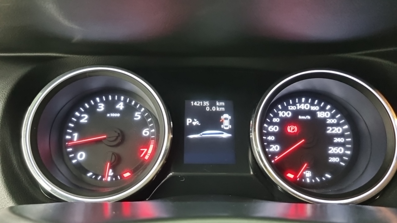Renault Latitude 2015 thumb 8