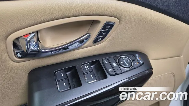 Kia Carnival 2015 thumb 12