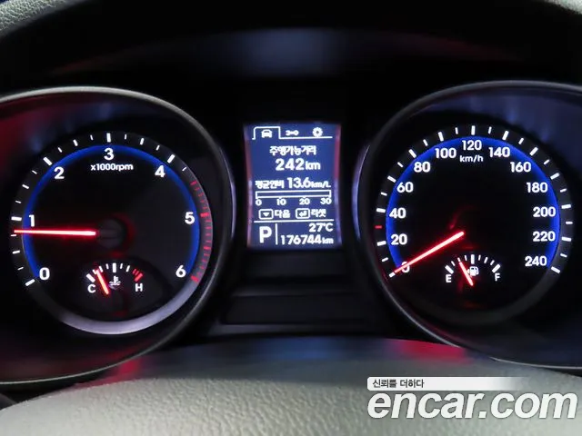 Hyundai Santa Fe 2013 thumb 10
