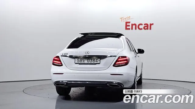 Mercedes-Benz E-Класс 2016 thumb 4