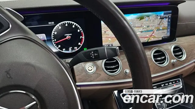 Mercedes-Benz E-Класс 2016 thumb 9