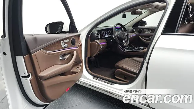 Mercedes-Benz E-Класс 2016 thumb 10