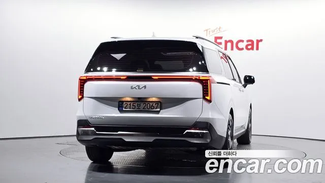 Kia Carnival 2024 thumb 3