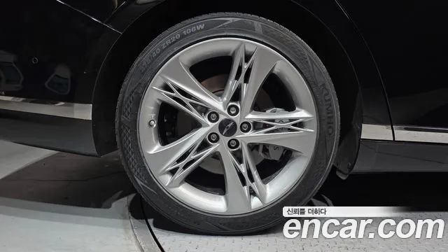 Genesis G90 2022 thumb 5