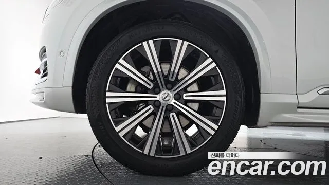 Volvo XC90 2020 thumb 4