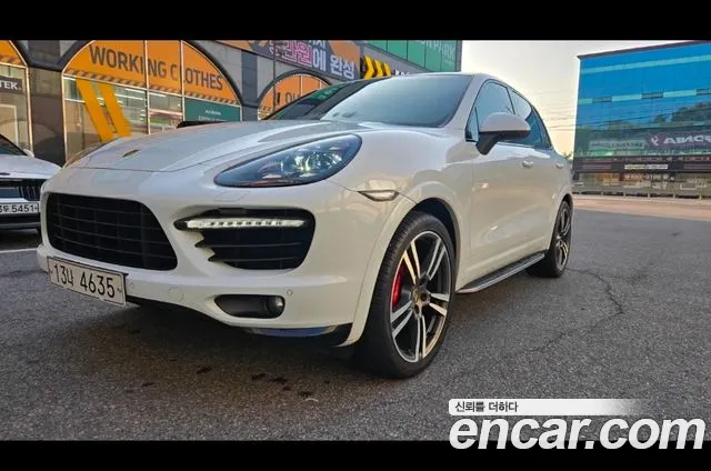 Porsche Cayenne 2013 thumb 3