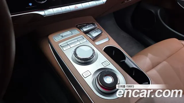 Genesis GV70 2021 thumb 9