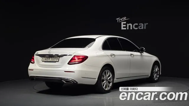 Mercedes-Benz E-Класс 2017 thumb 2
