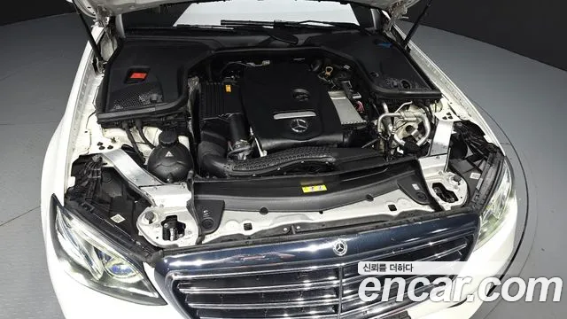 Mercedes-Benz E-Класс 2017 thumb 6