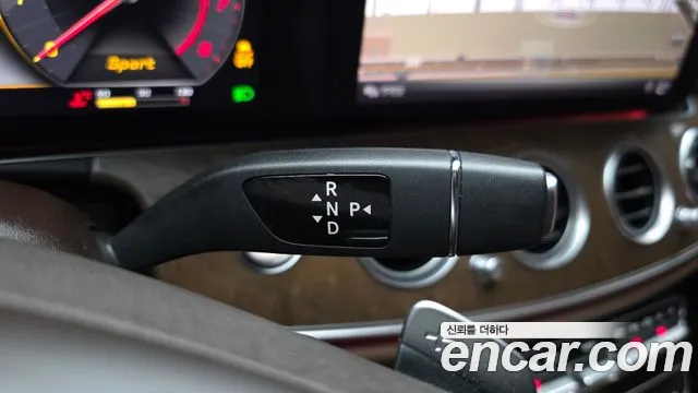 Mercedes-Benz E-Класс 2017 thumb 9