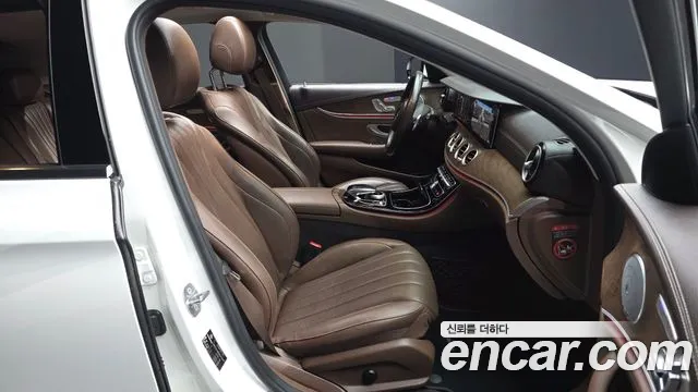 Mercedes-Benz E-Класс 2017 thumb 11