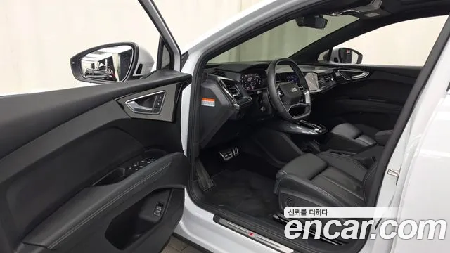 Audi Q4 e-tron 2025 thumb 10