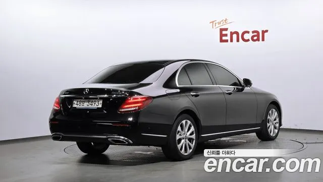 Mercedes-Benz E-Класс 2019 thumb 2