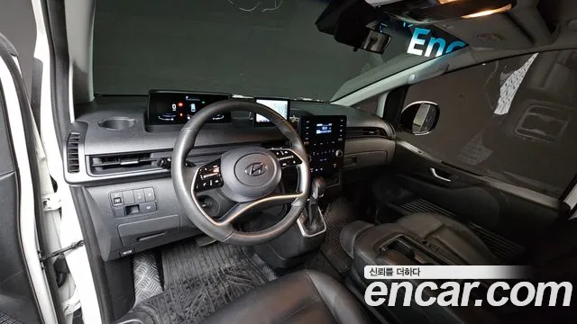 Hyundai Staria 2023 thumb 7